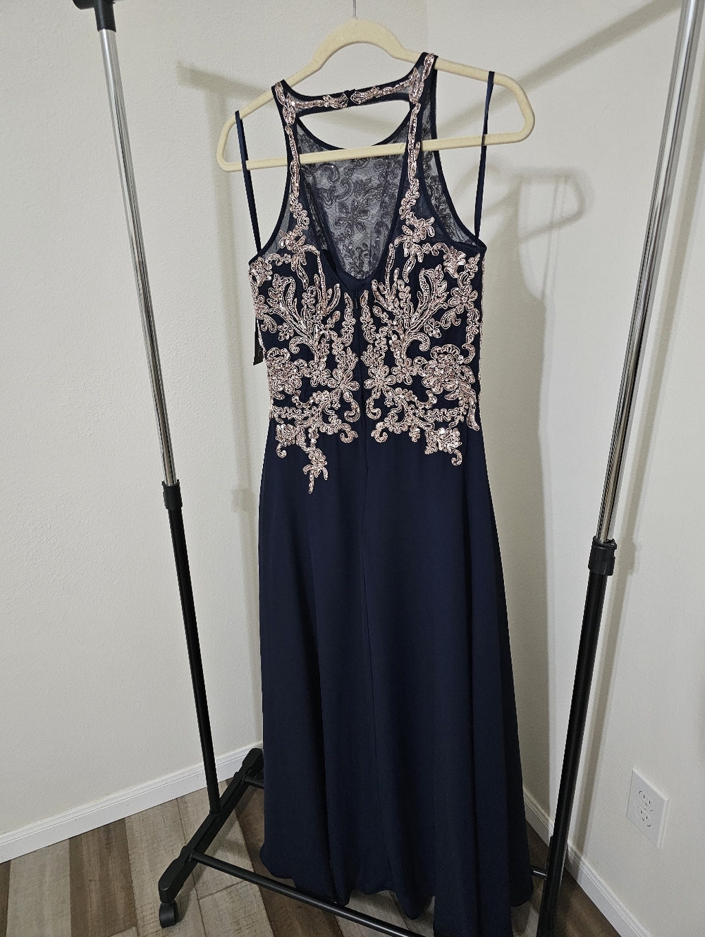Women's Clothing (397) - Picture 8 of 9